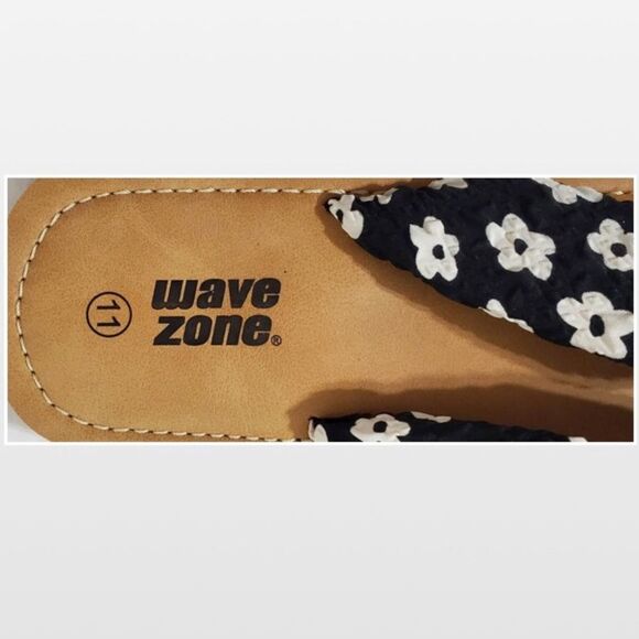 New Wave Zone Womens Flip Flops Slip On Black With White Floral Tan Size 11 - Picture 14 of 16